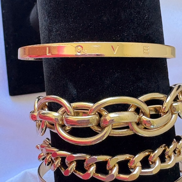Bracelets Gold Tone Lot of 4 Fashion Jewelry Bangle Chain Cuff Festival Feminine - Picture 3 of 3